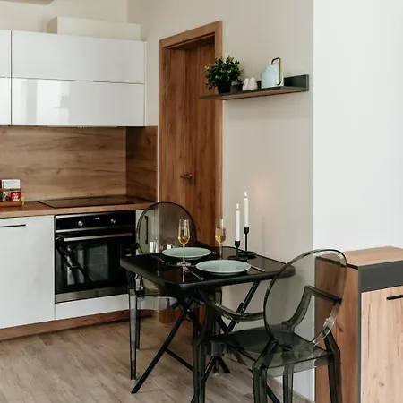 Three Bedroom Aparment With Terrace By Days Appartamento *