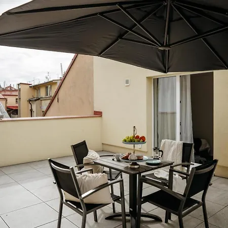 Days With Terraces & Parking